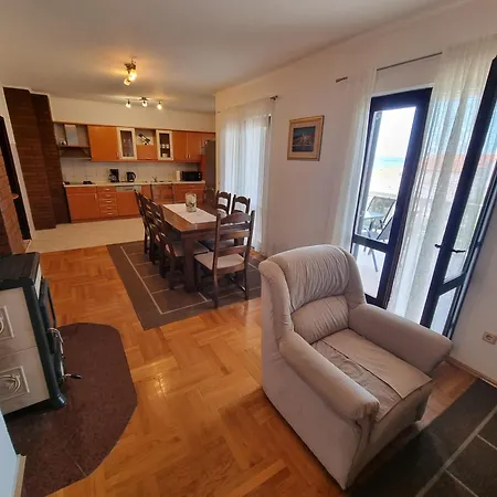 Grozdana With Terrace And Sea View