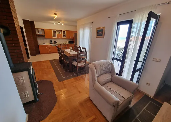 Grozdana With Terrace And Sea View