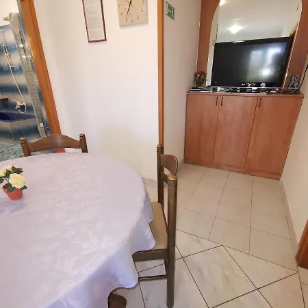 Grozdana With Terrace And Sea View 茨里克韦尼察