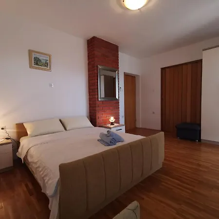 Grozdana With Terrace And Sea View * 茨里克韦尼察