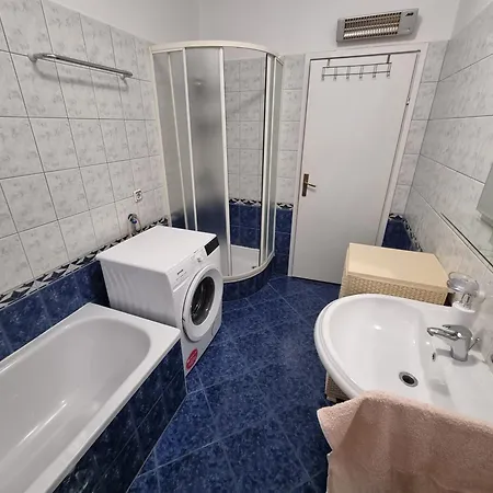 Grozdana With Terrace And Sea View