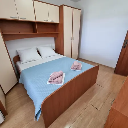 Grozdana With Terrace And Sea View 茨里克韦尼察