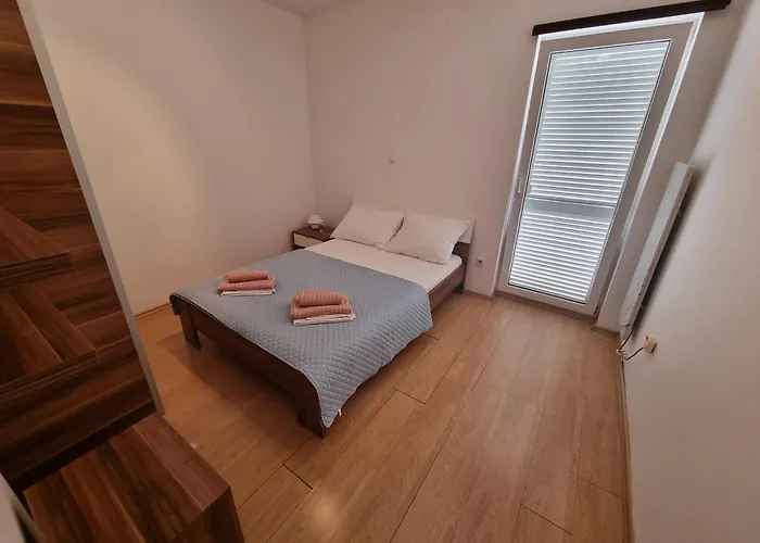 Grozdana With Terrace And Sea View *