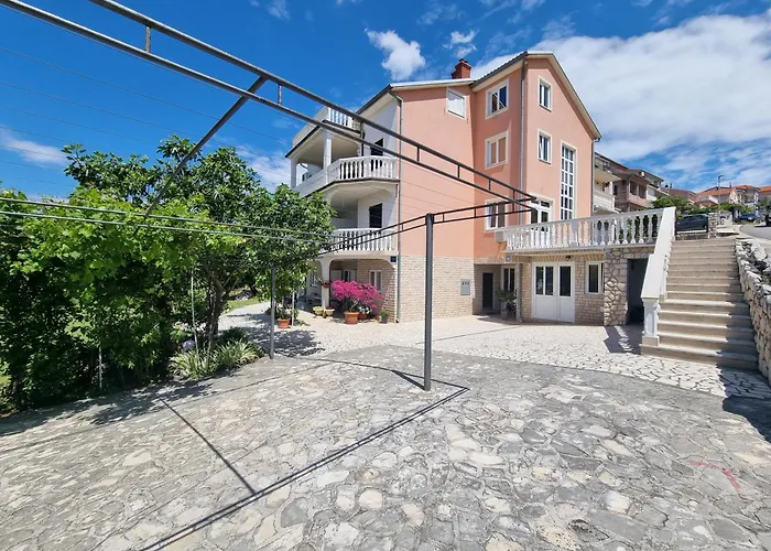 Grozdana With Terrace And Sea View